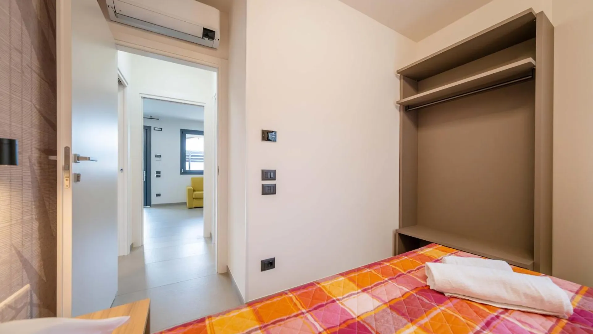 Apartmentsgarda - I Fiori D'Ulivo 0*, Garda (Verona)