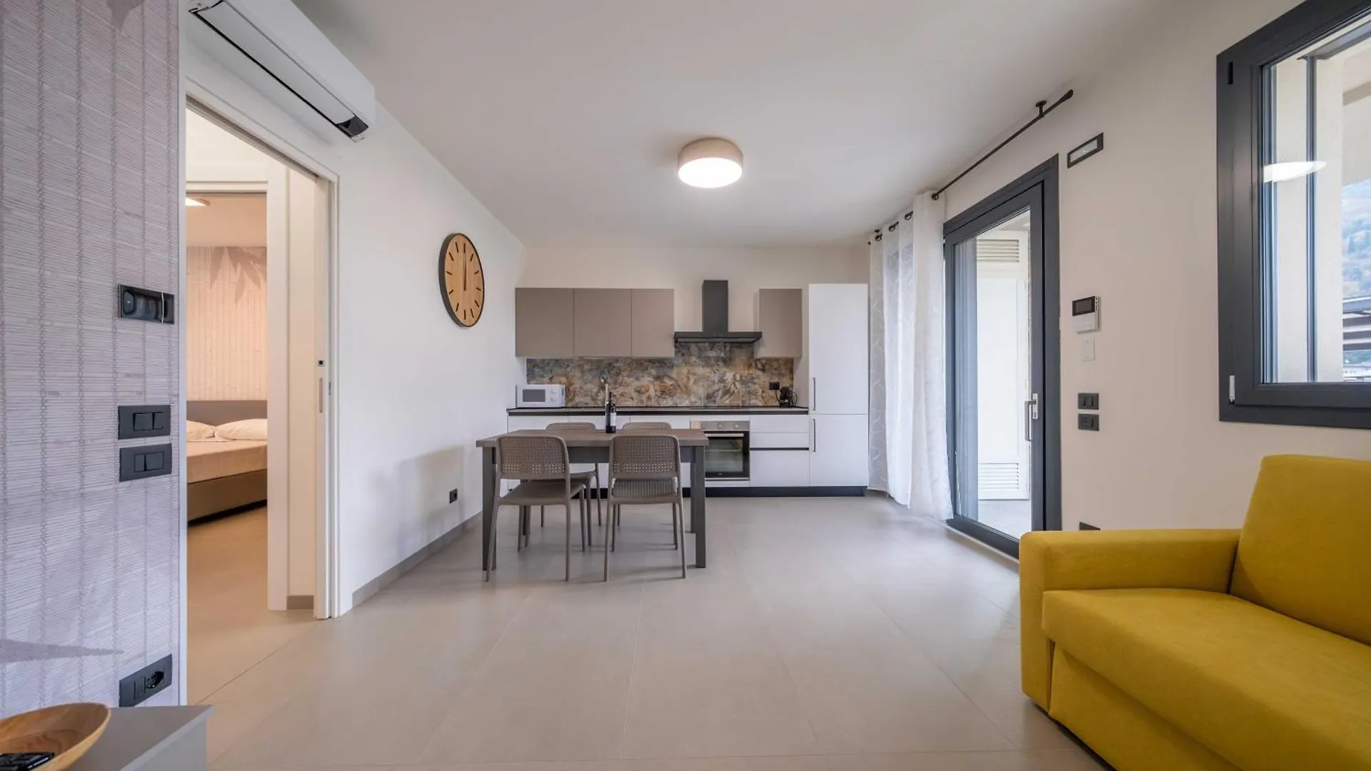 Apartmentsgarda - I Fiori D'Ulivo 0*, Garda (Verona) Italy