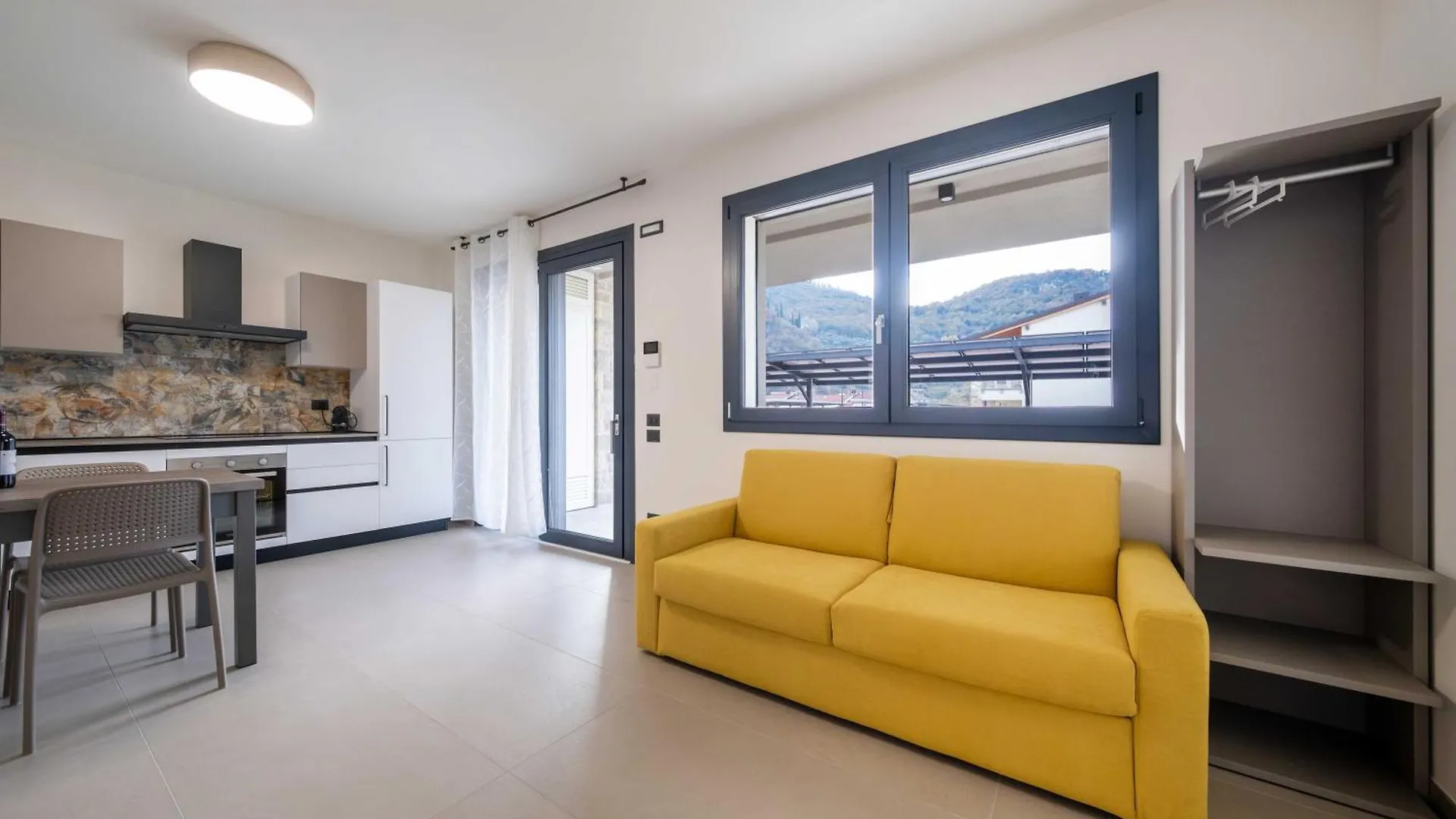 Apartment Apartmentsgarda - I Fiori D'Ulivo