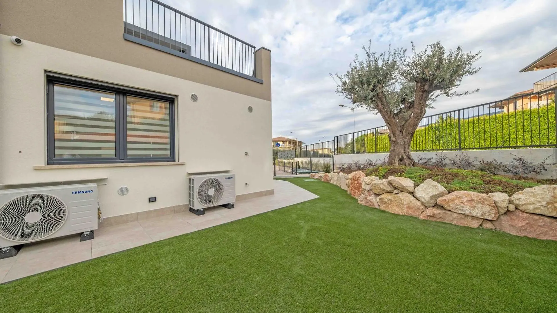 Apartmentsgarda - I Fiori D'Ulivo 0*, Garda (Verona)
