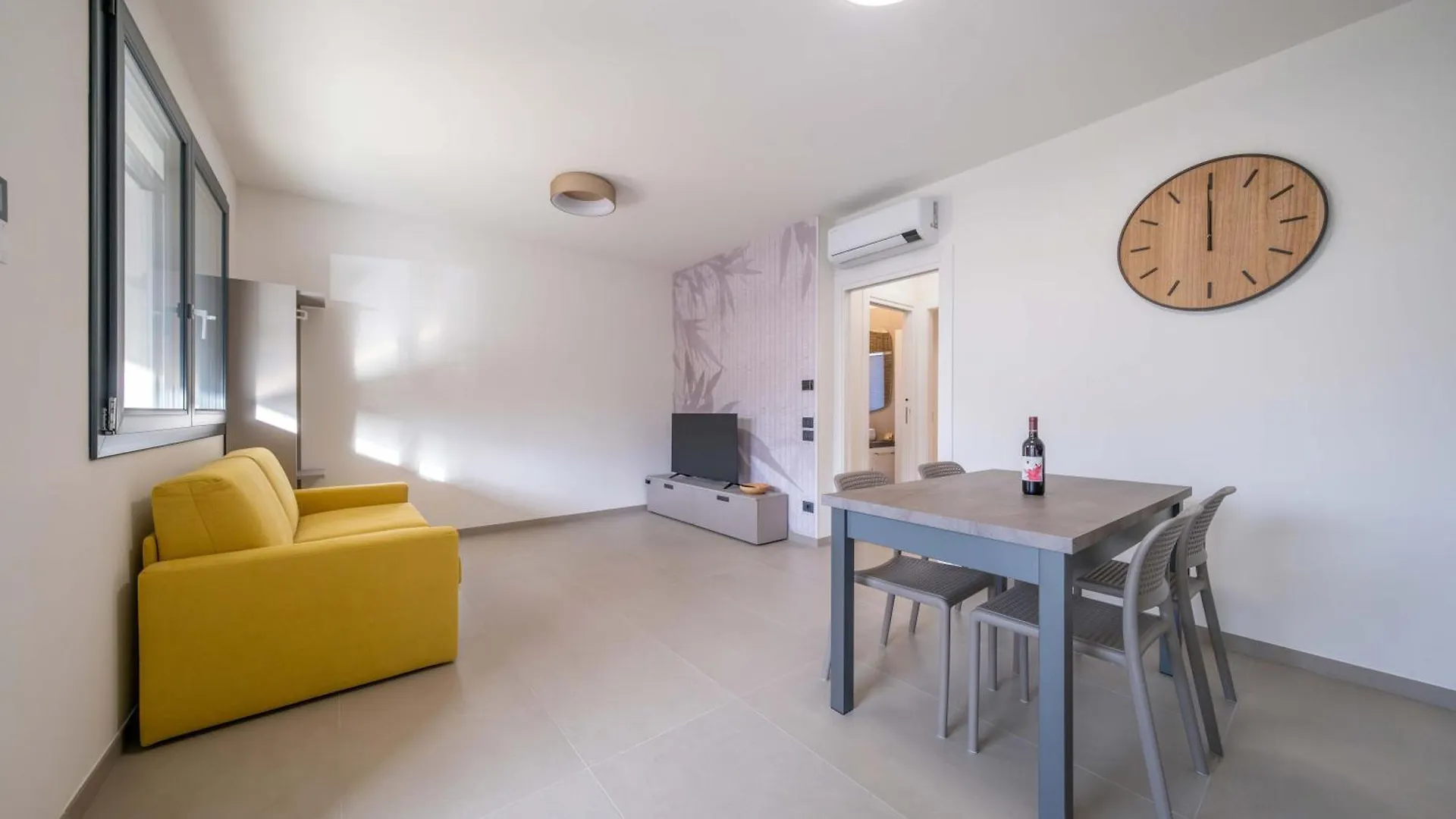 Apartmentsgarda - I Fiori D'Ulivo 0*, Garda (Verona)