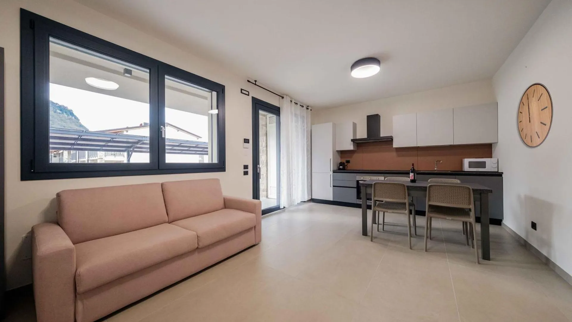Apartmentsgarda - I Fiori D'Ulivo 0*, Garda (Verona)