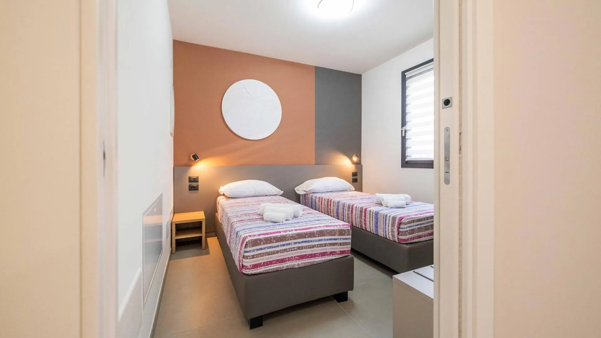 Apartmentsgarda - I Fiori D'Ulivo 0*, Garda (Verona) Olaszország
